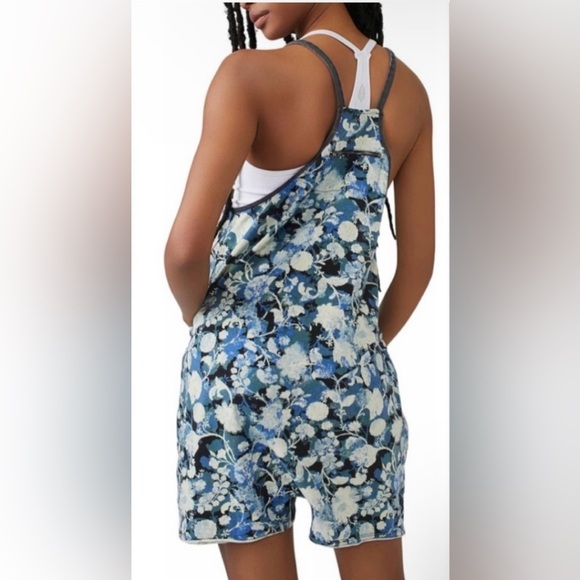 New‎ Oversized! Free People Movement Hot Shot Romper in Forest Floral Combo XS - Picture 2 of 7